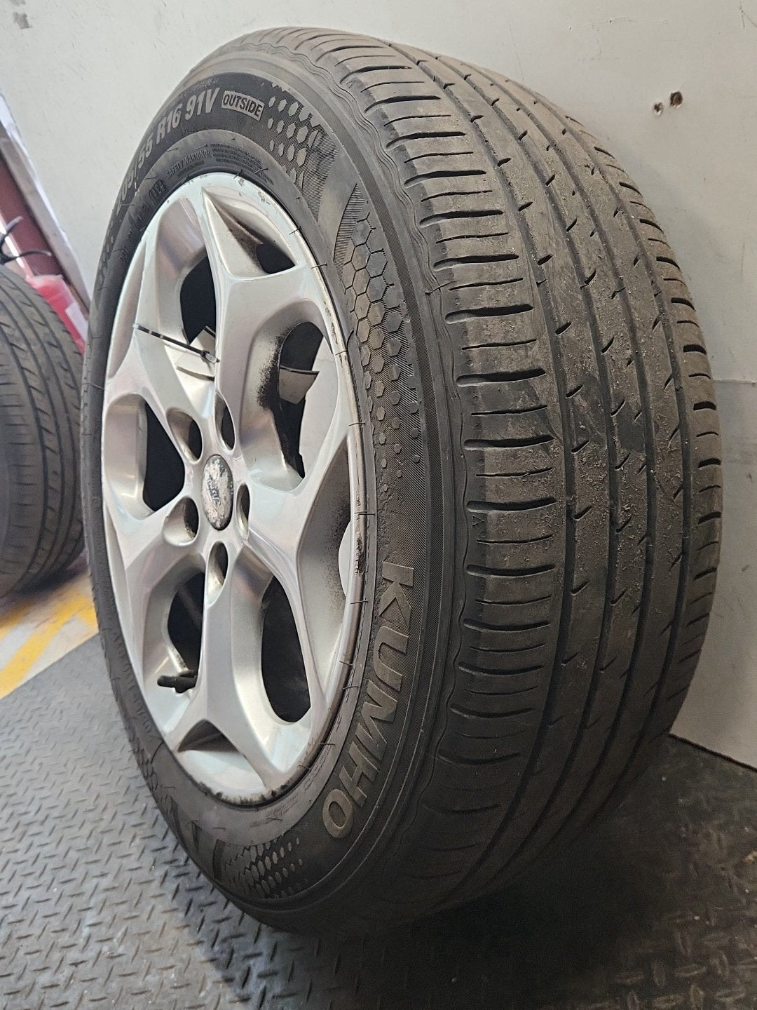 Ford C-Max MK1 FL (C214) 16" Alloy Wheel with Tyre 205/55/16 ~6mm 7M5J-AA