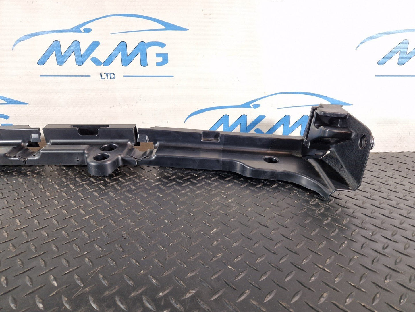 19-ON MERCEDES BENZ B CLASS W247 TAILGATE BOOT TRUNK FLOOR BRACKET A2476806403