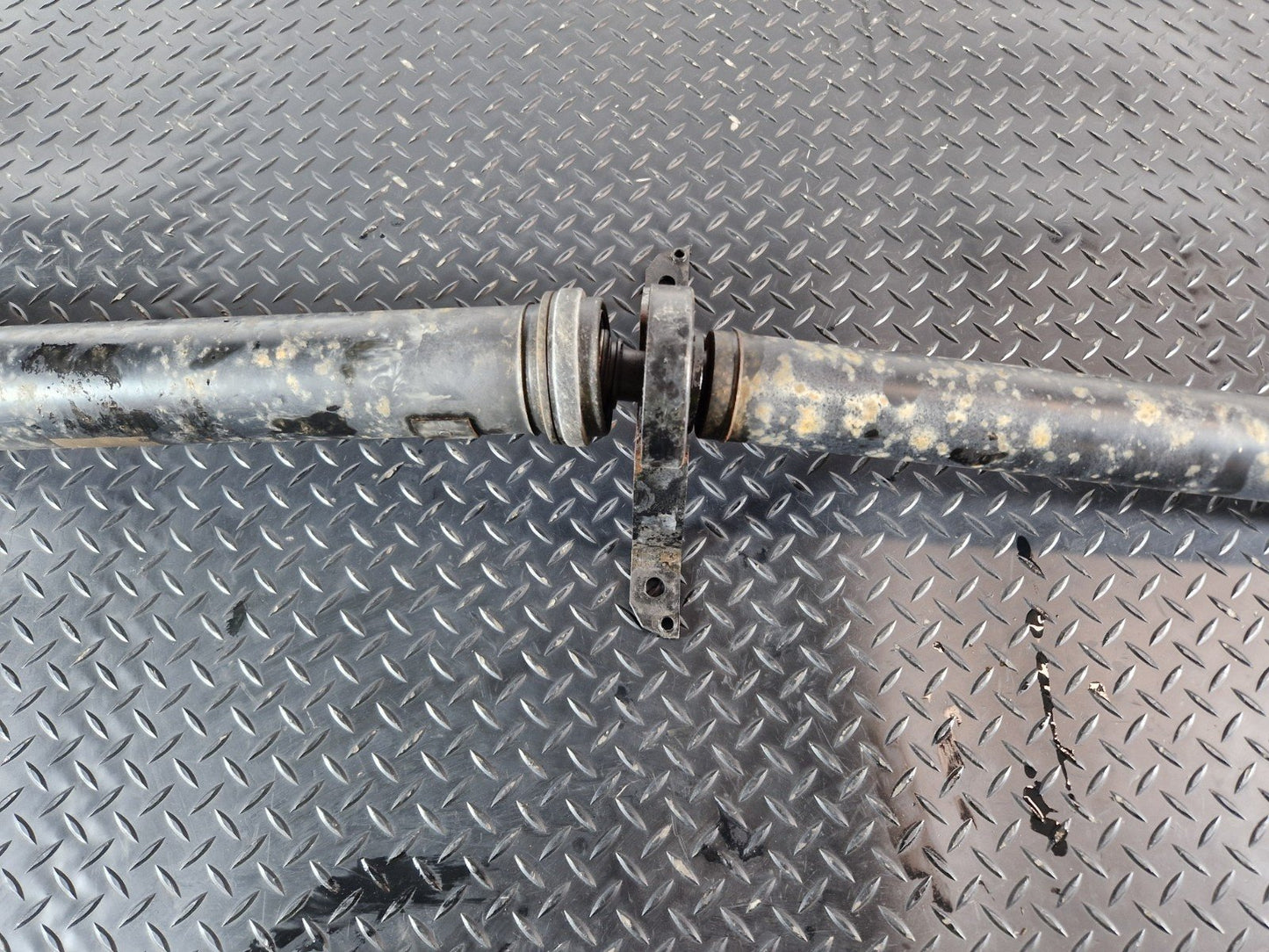 16-19 AUDI A4 B9 GENUINE 2.0TDI QUATTRO AUTOMATIC PROPSHAFT 8W0521101