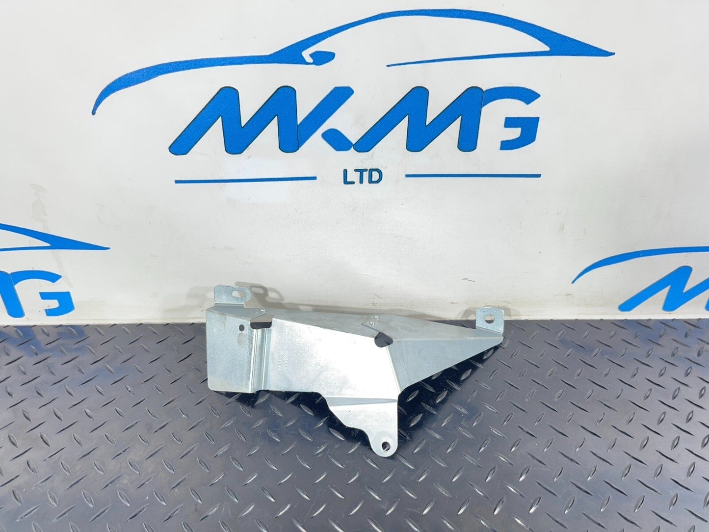 20-ON BMW 2 SERIES GRAN COUPE M-SPORT F44 Left Seat Base Support Bracket Plate