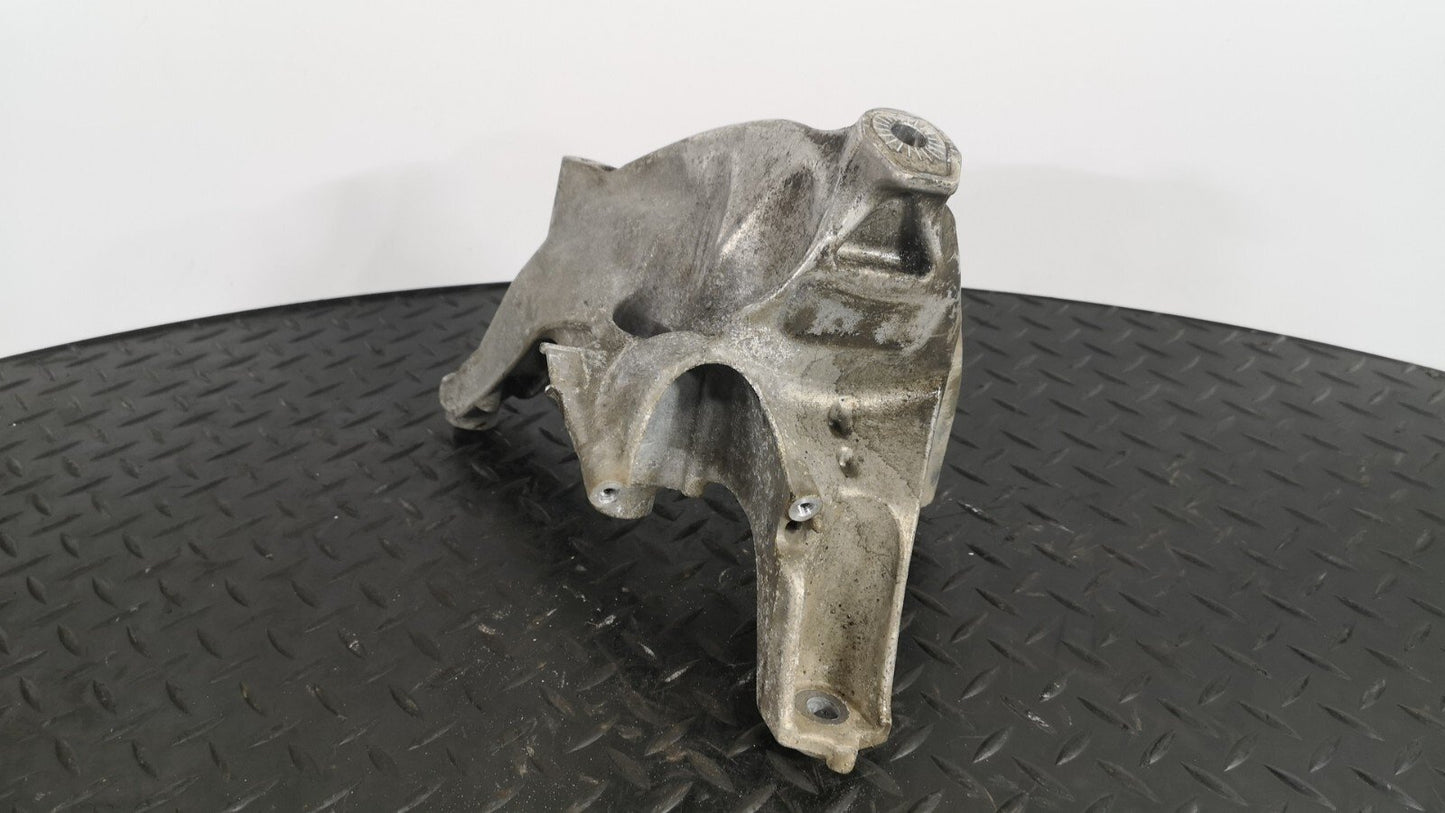 16-19 AUDI A4 B9 GENUINE LEFT N/S ENGINE MOUNT BRACKET 4M0199307AD