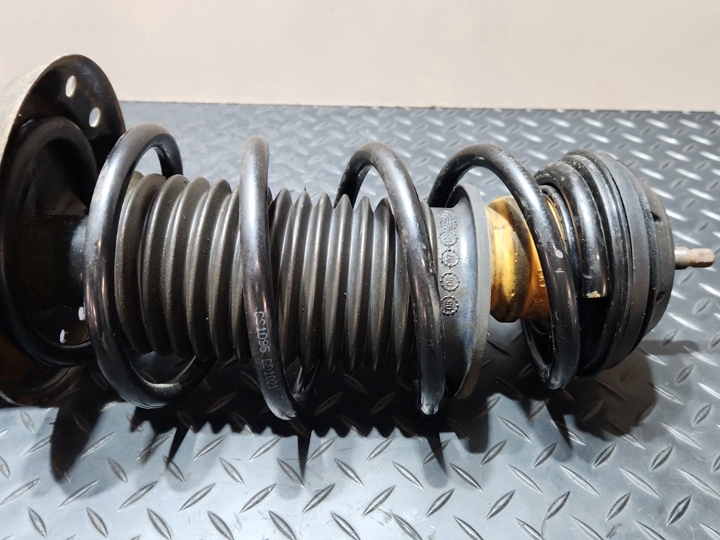Vauxhall Corsa MK3 (D) (4400) Hatchback Genuine Front Right O/S Shock Absorber