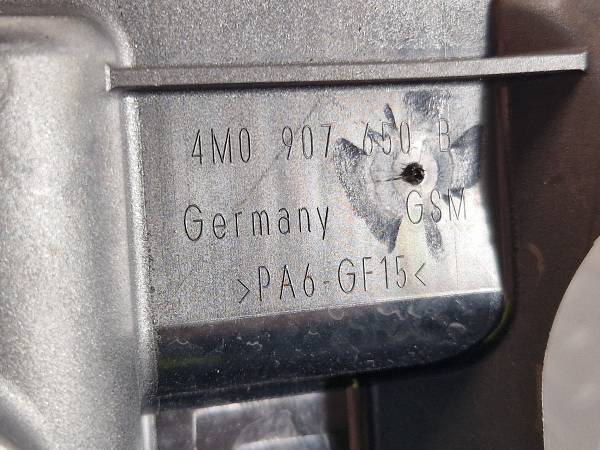 Audi Q7 4M engine control unit bracket holder 4M0907650B
