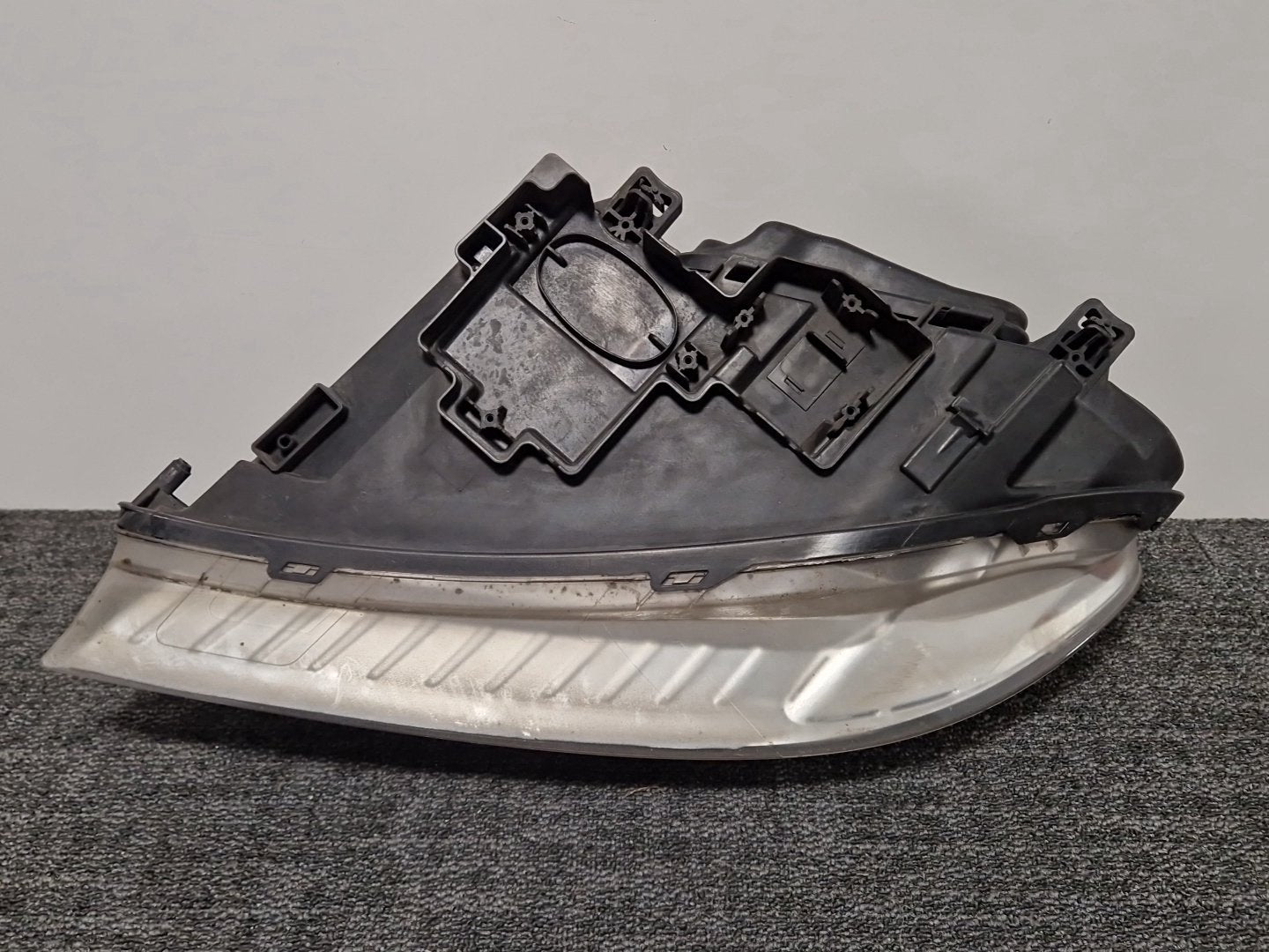 Volvo V70 MK3 Genuine Right O/S Driver Headlight 31214354