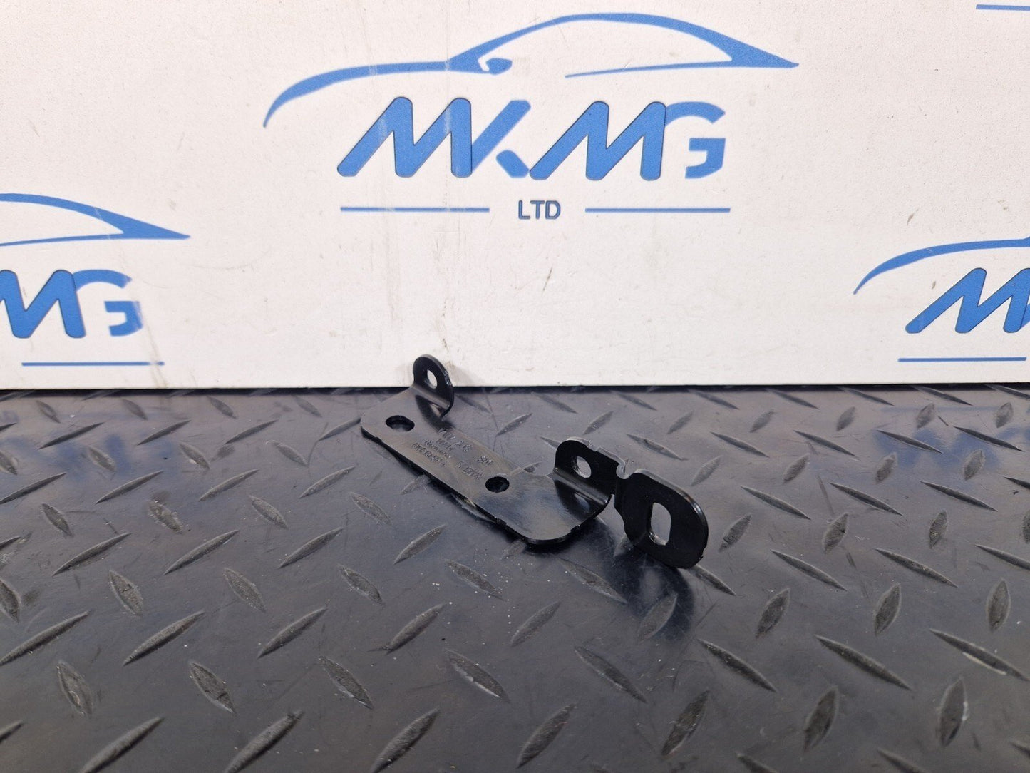 16-19 AUDI A4 B9 S-LINE OEM REDUCTION AGENT BRACKET 8W0131561A