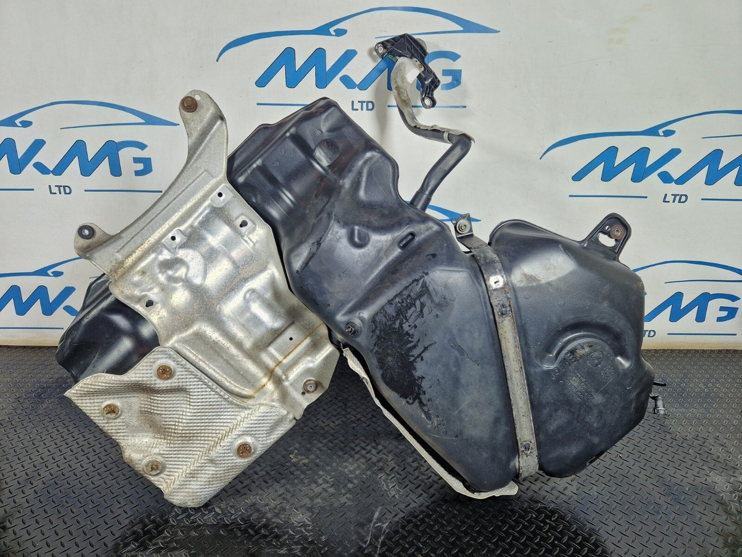 15-18 AUDI A7 4G OEM FUEL TANK 4GX201021