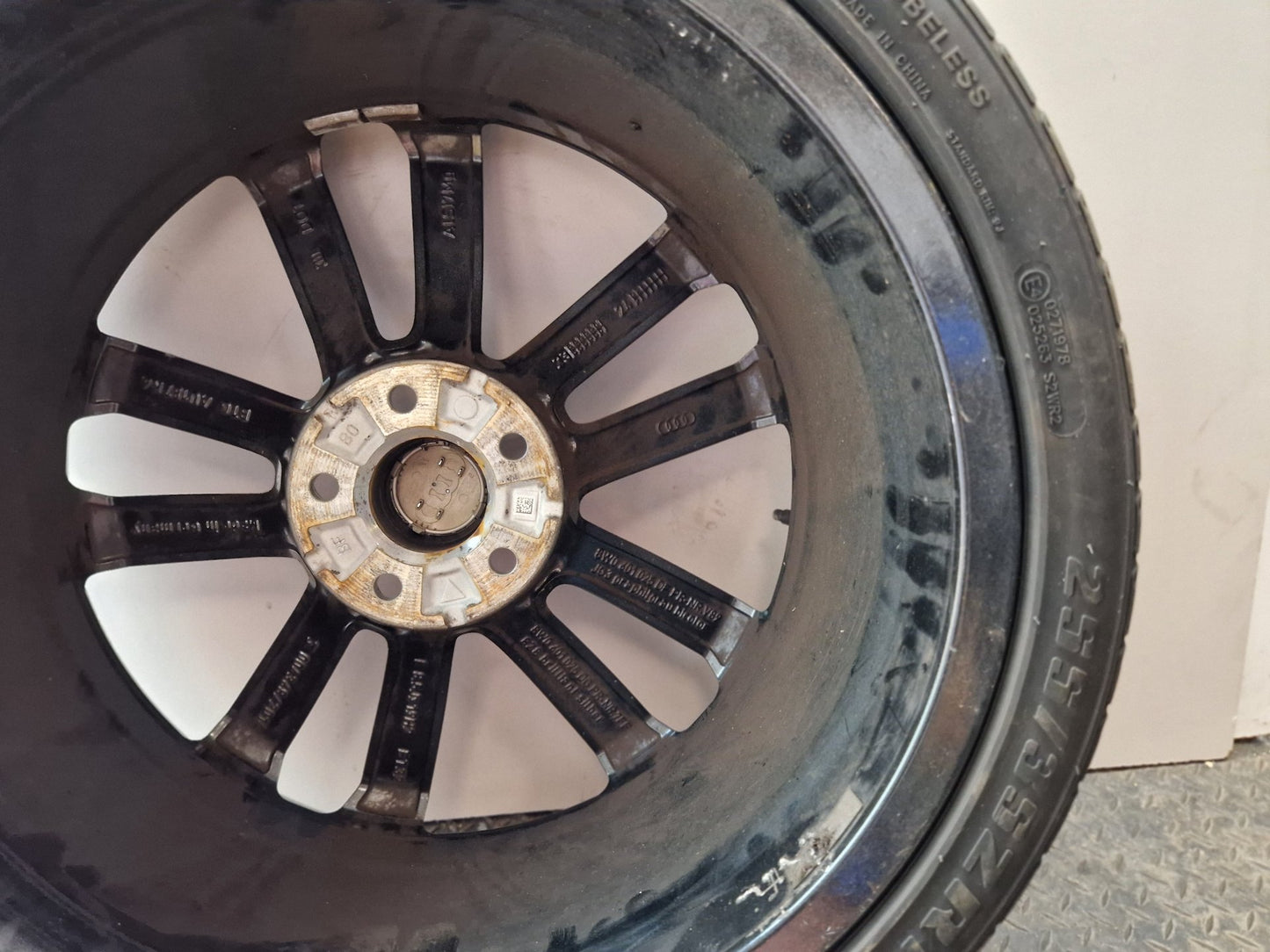 Audi A4 B9 19" Alloy Wheel with Tyre 255/35/19 8W0601025D ~3mm *Damaged*