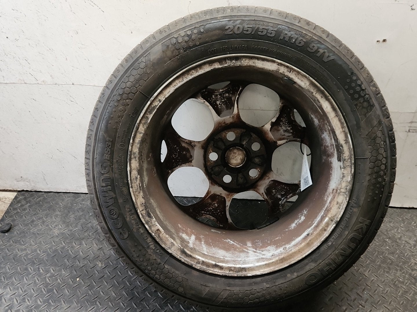 Ford C-Max MK1 FL (C214) 16" Alloy Wheel with Tyre 205/55/16 ~6mm 7M5J-AA
