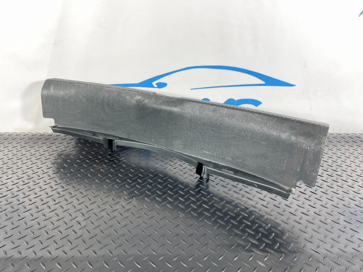 16-19 AUDI A4 B9 GENUINE TAILGATE BOOT LOCK TRIM COVER SILL 8W5863471B