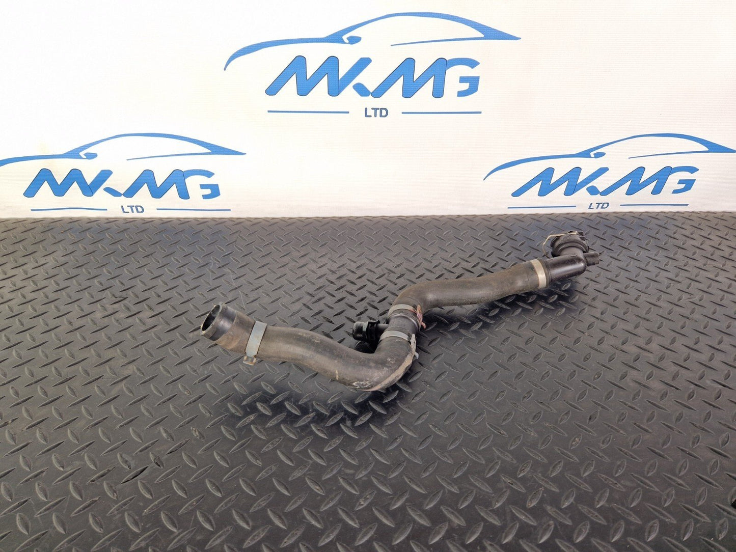 16-19 AUDI A4 B9 S-LINE OEM WATER COOLANT PIPE 8W0121140 8W0122293H