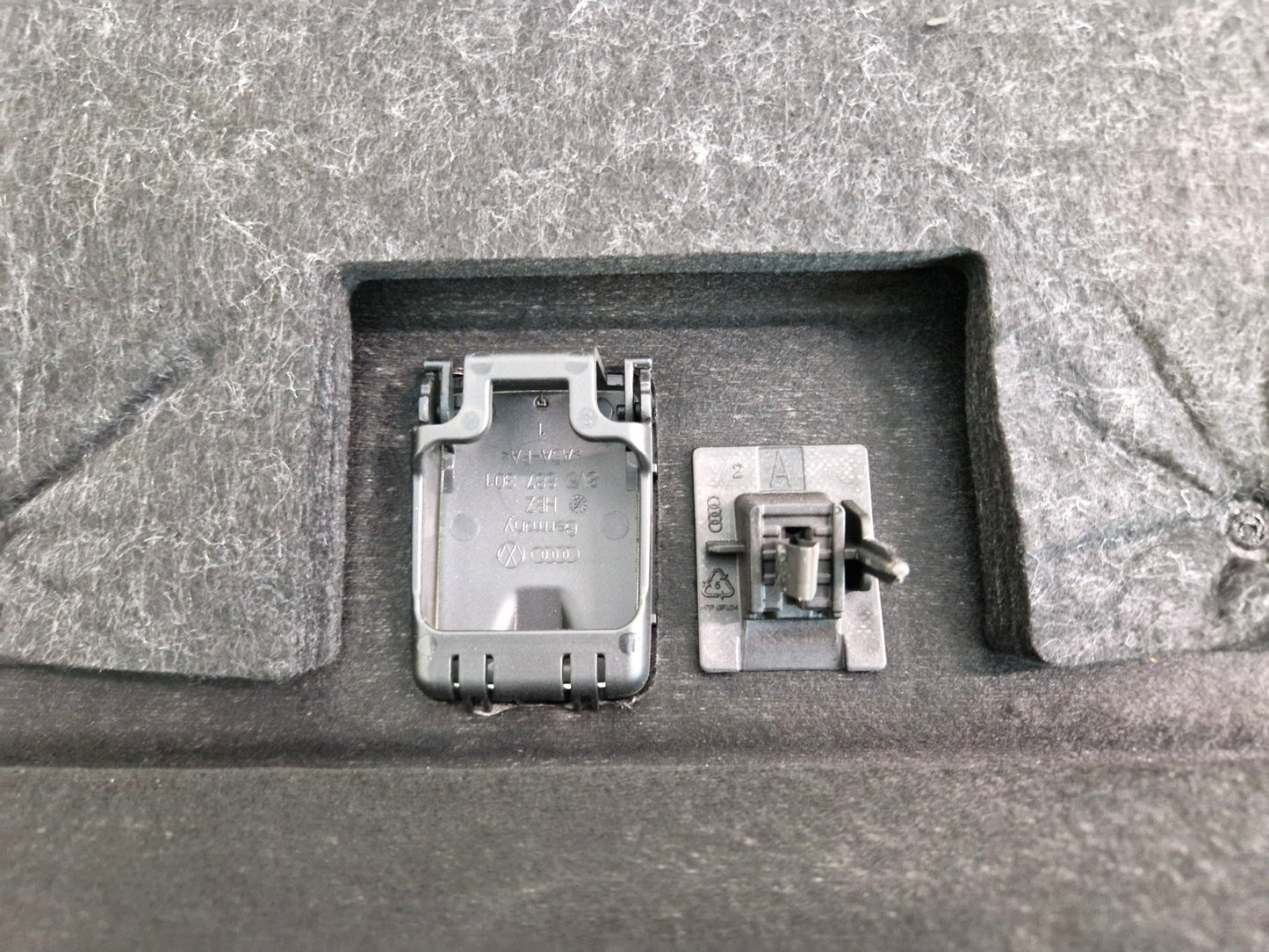 15-22 AUDI A4 S4 B9 GENUINE SALOON REAR PARCEL SHELF BOOT 8W5863411E