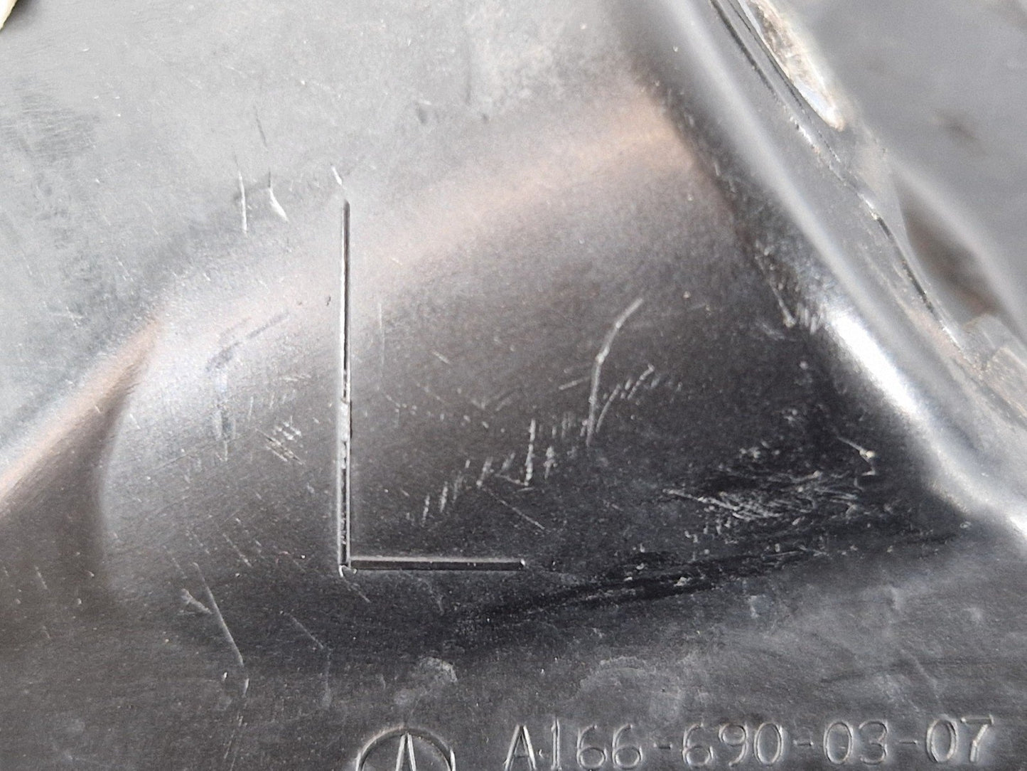 11-19 MERCEDES BENZ ML W166 LEFT A-PILLAR MOLDING COVER A1666900307
