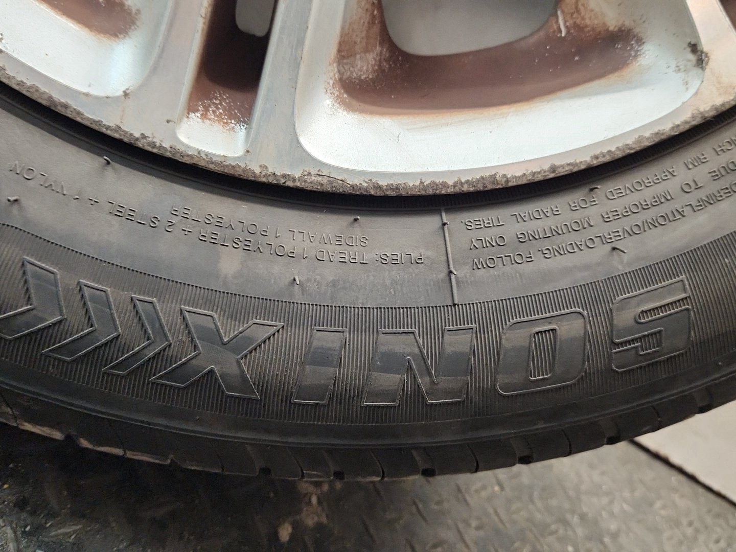 2010 Honda Insight MK2 (ZE2) 15" Alloy Wheel with Tyre 195/65/15 ~5mm