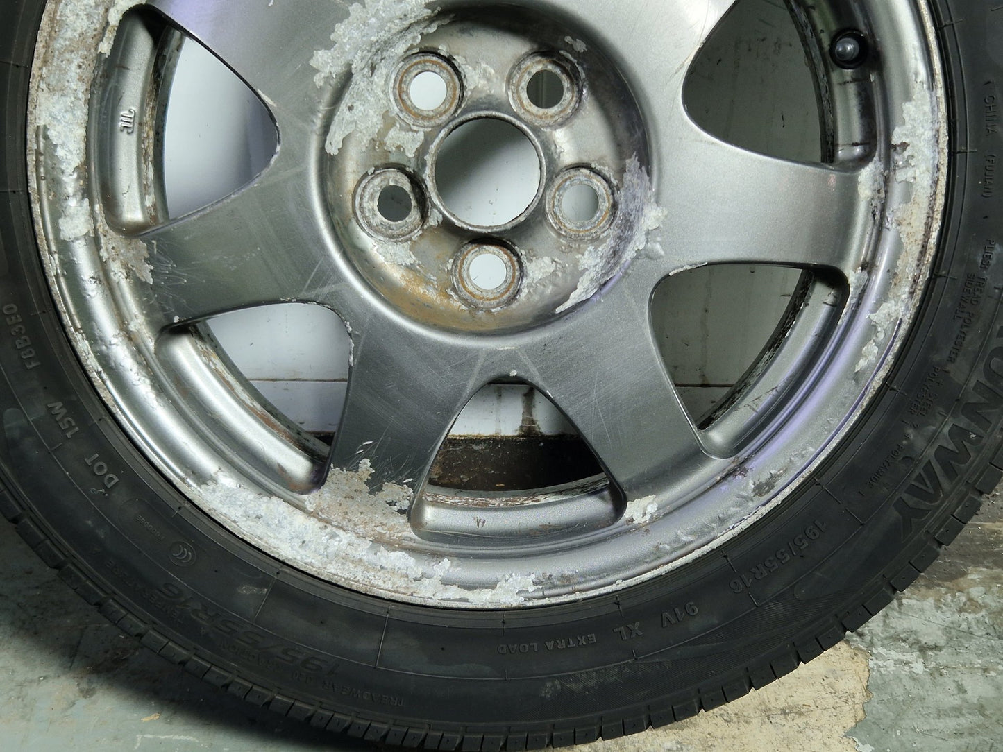 Toyota Prius MK2 (NHW20) 16" Alloy Wheel with Tyre 195/55/16