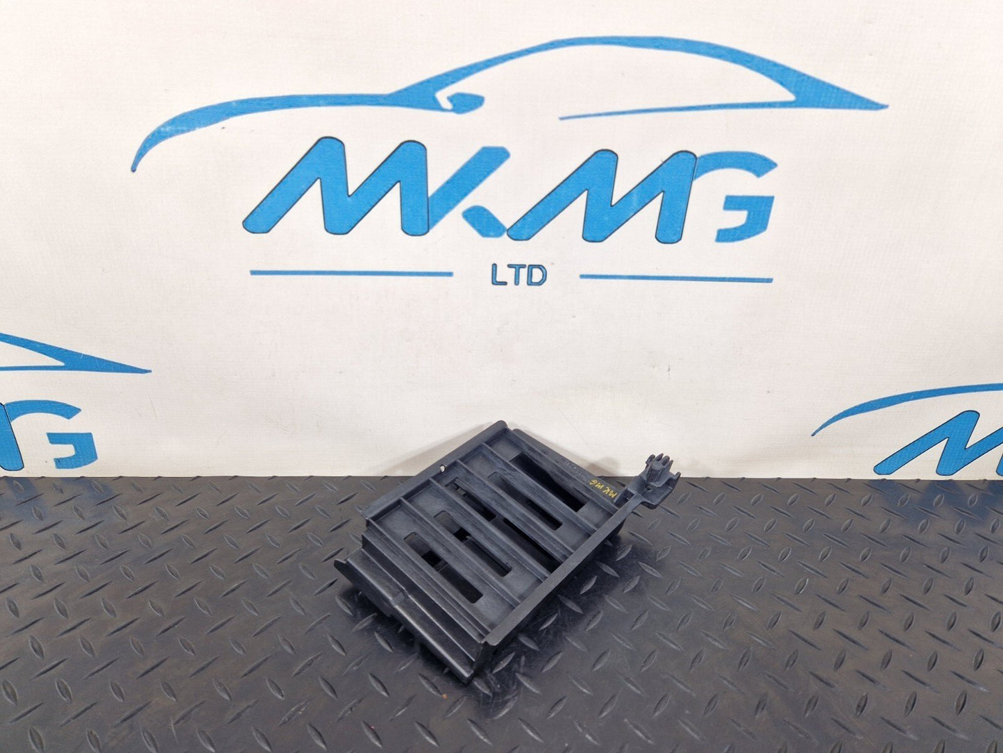 14-20 MERCEDES GLA 200 X156 GEARBOX CONTROL MODULE BRACKET HOLDER A2465450500