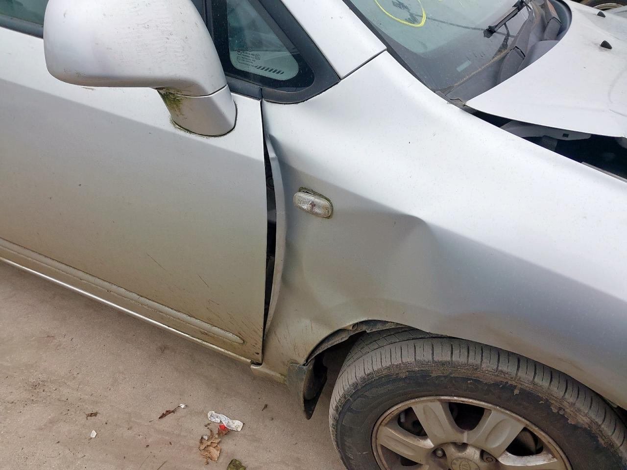 2006 Kia Carens MK2 (UN)