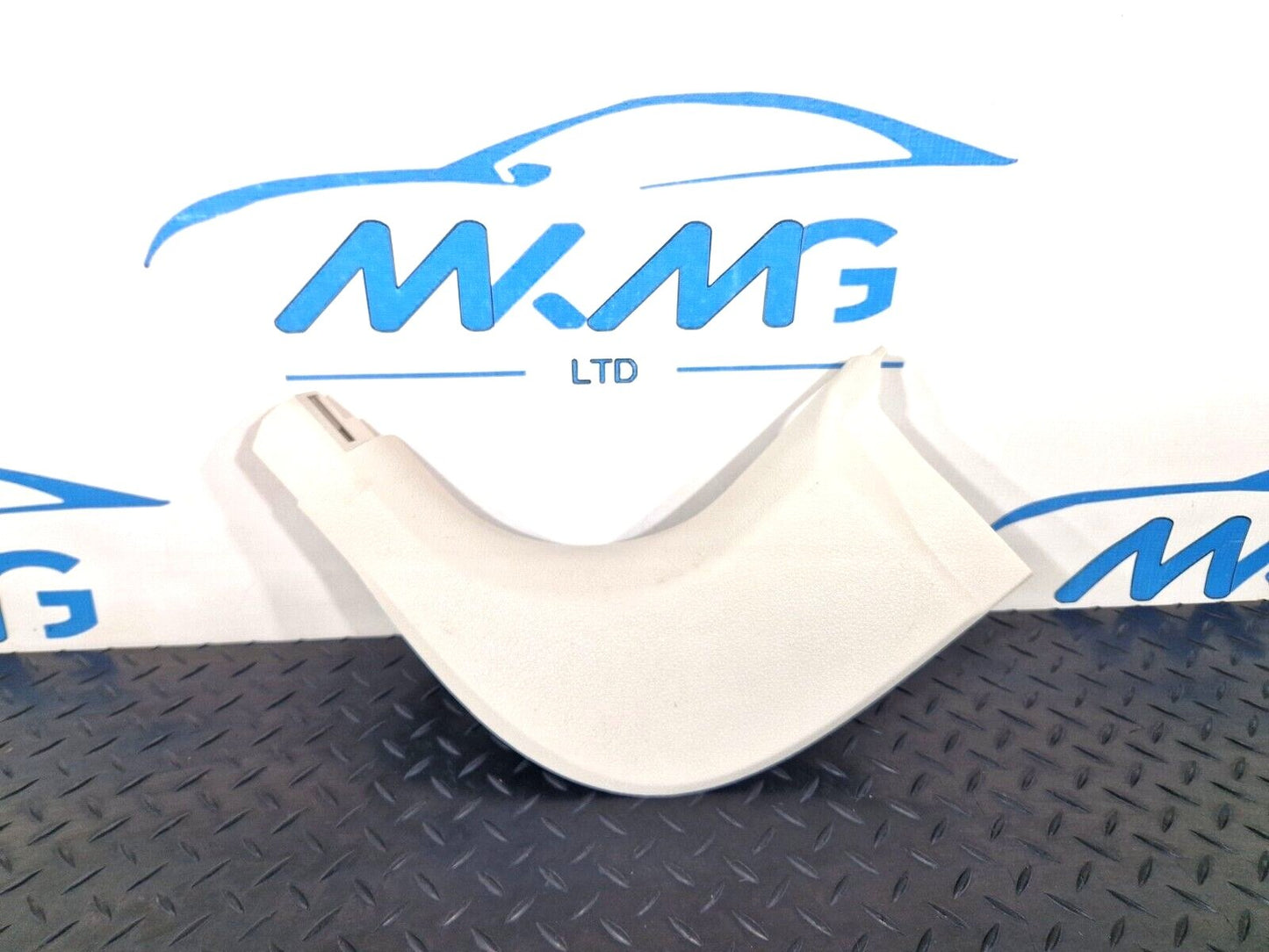 11-18 BMW 6 SERIES F06 RHD FRONT LEFT BOTTOM FOOT AREA TRIM COVER 7328015