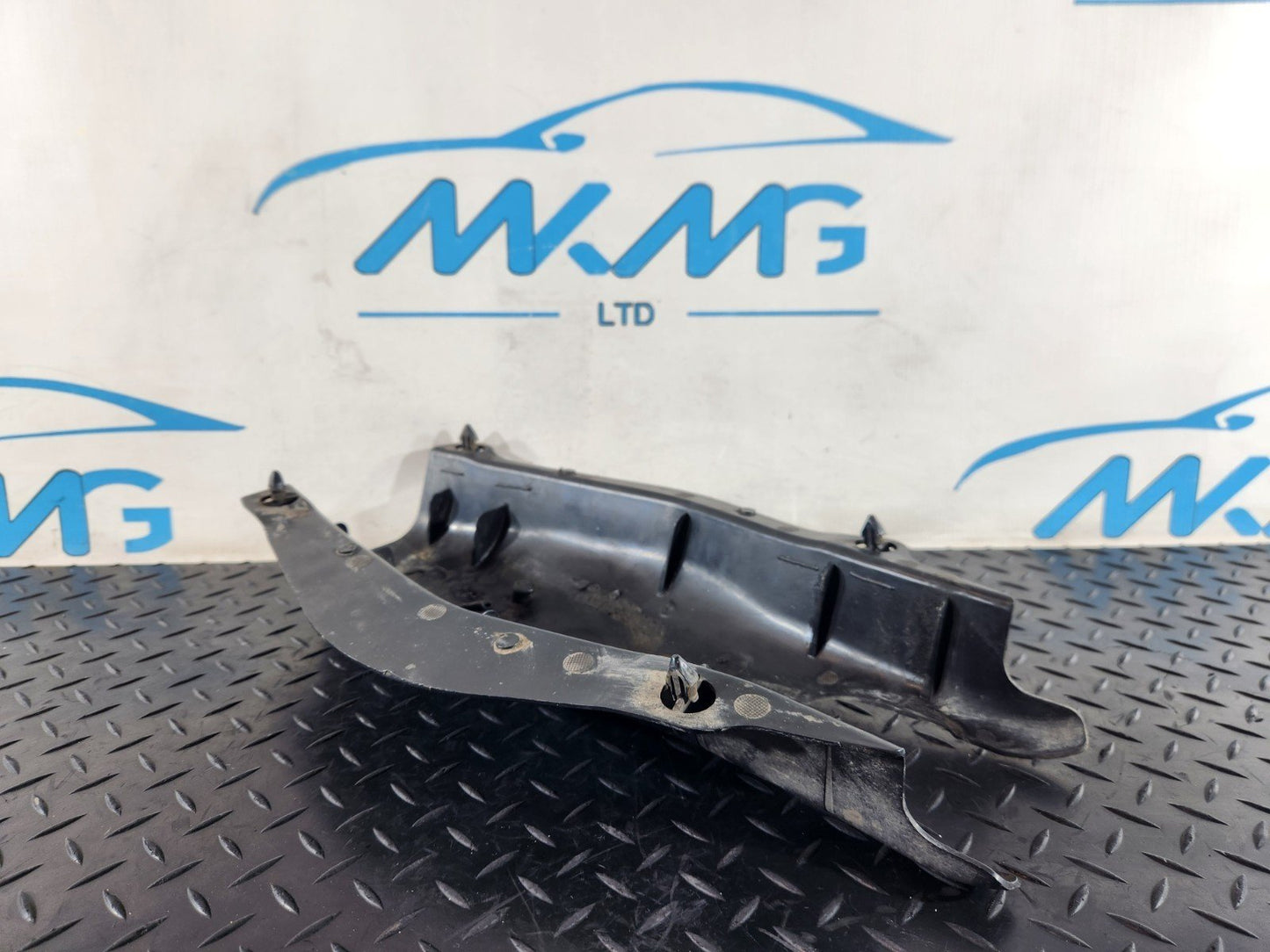 16-22 MERCEDES BENZ X253 REAR RIGHT CONTROL ARM COVER A2053523000