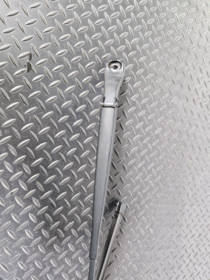 Mercedes-Benz Vito W447 Genuine Right O/S Front Wiper Arm A4478200300