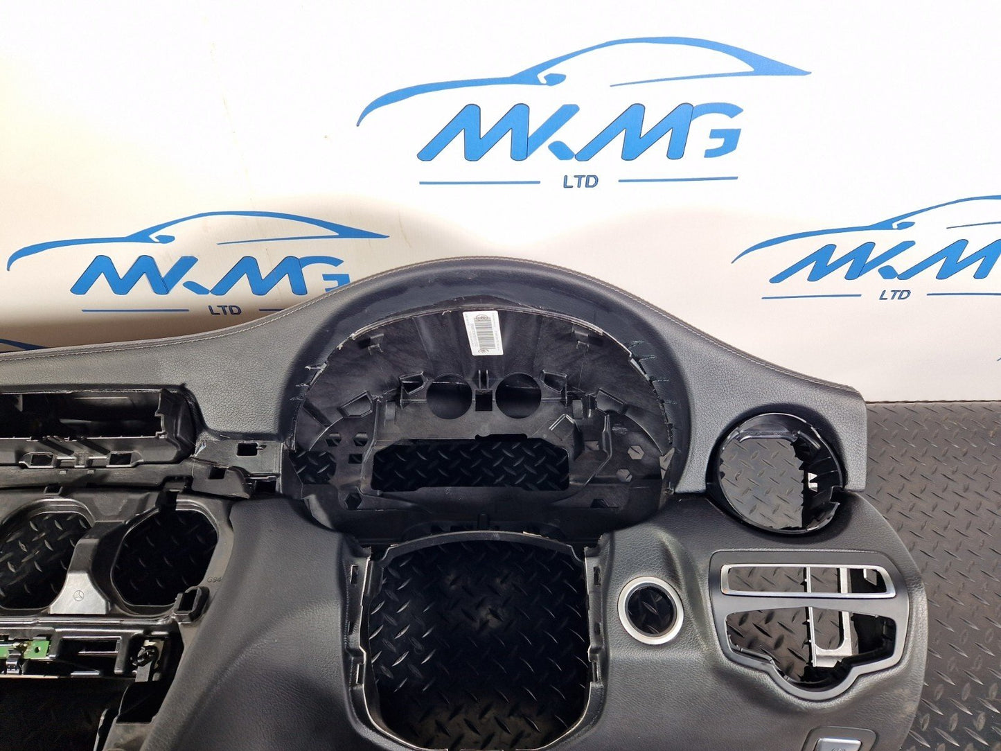 14-21 MERCEDES BENZ C300h W205 GENUINE DASHBOARD PANEL WITH A-BAG A2056801787