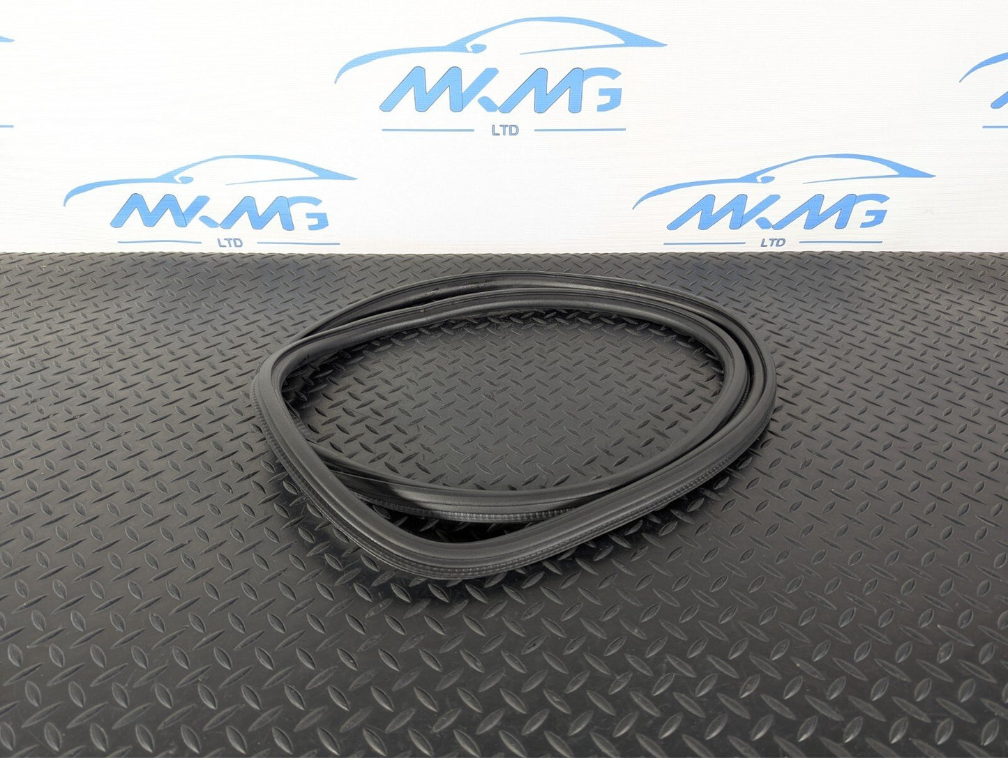 16-19 AUDI A4 B9 SALOON OEM REAR DOOR RUBBER SEAL FITS LEFT & RIGHT 8W5833721B