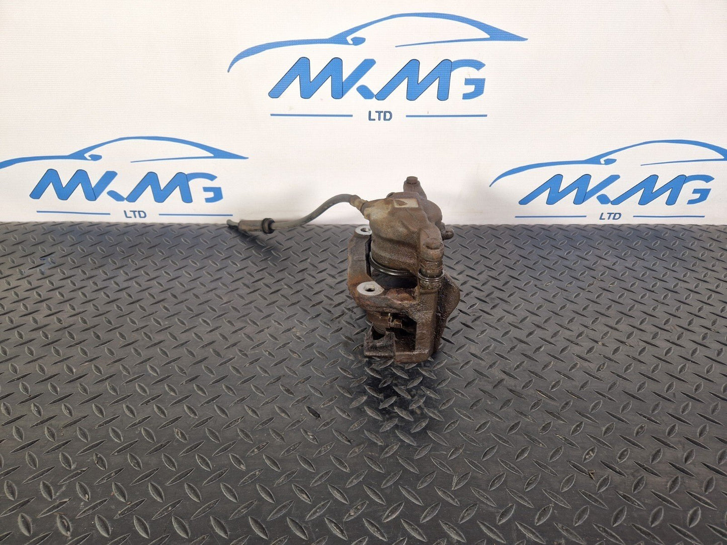 14-20 MERCEDES BENZ GLA 200 X156 GENUINE FRONT LEFT N/S BRAKE CALIPER A000421678