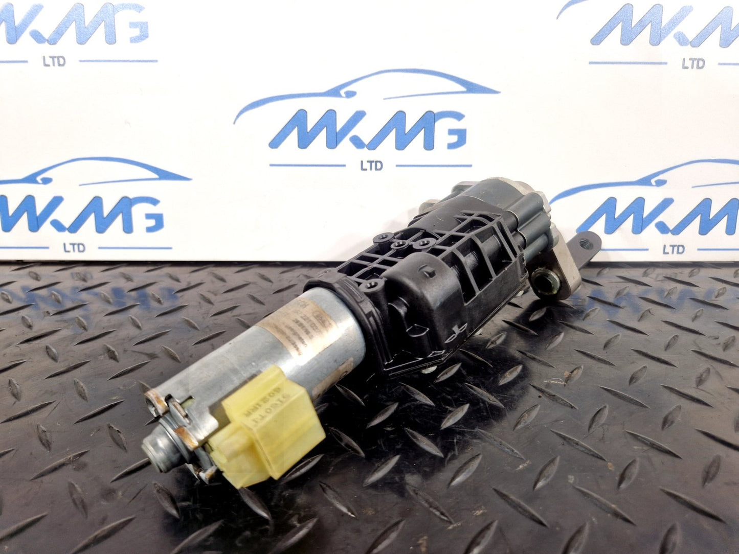 16-19 AUDI A4 B9 AVANT GENUINE RIGHT DRIVER SIDE BOOTLID LIFT MOTOR 8W9827852A