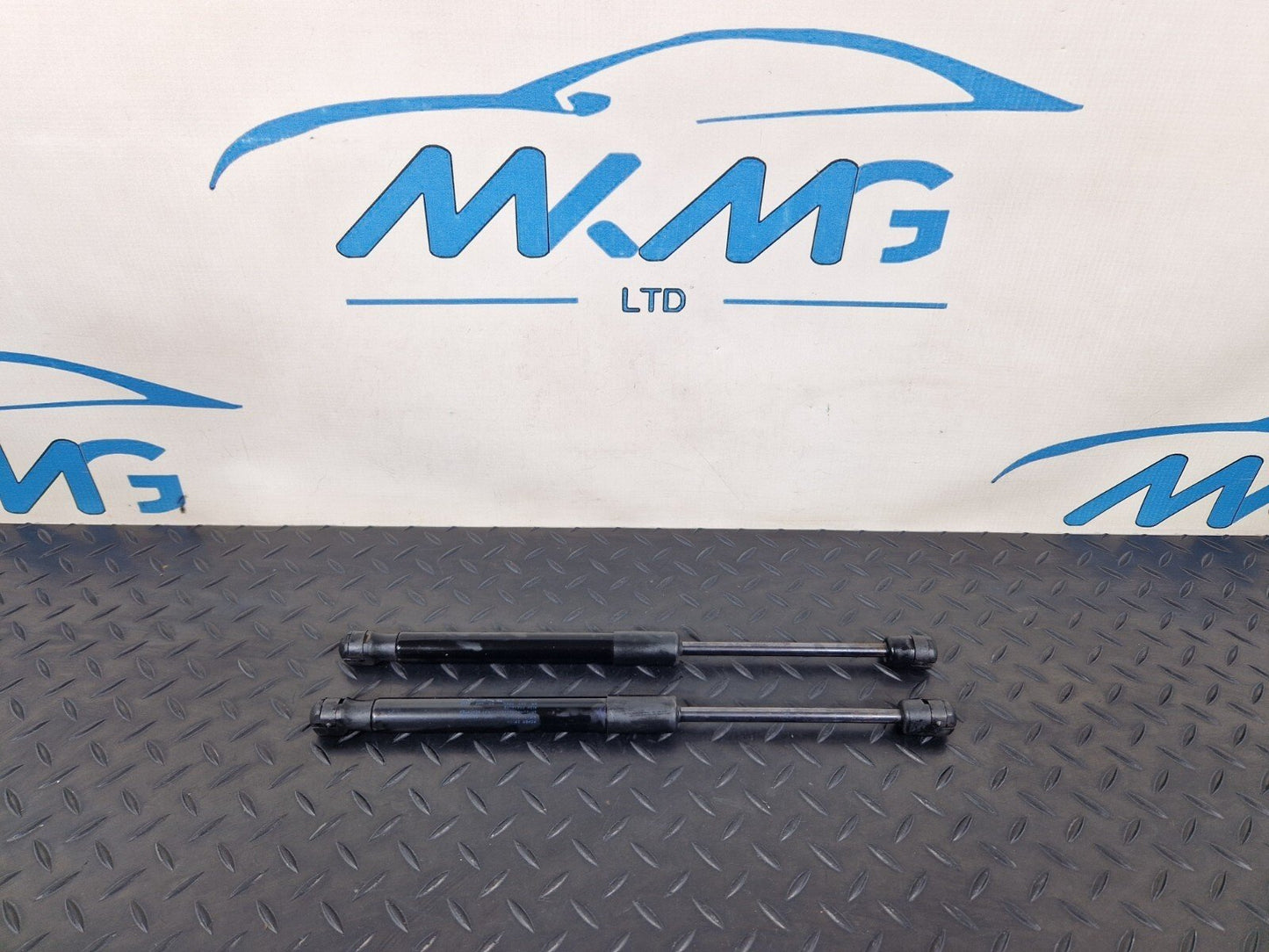 12-17 AUDI S5 CONVERTIBLE PAIR OF REAR TAILGATE BOOT LID GAS STRUTS 8F0827550A