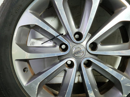 Nissan Qashqai+2 MK1 FL (J10) 18" Alloy Wheel with Tyre 215/55/18 ~4mm