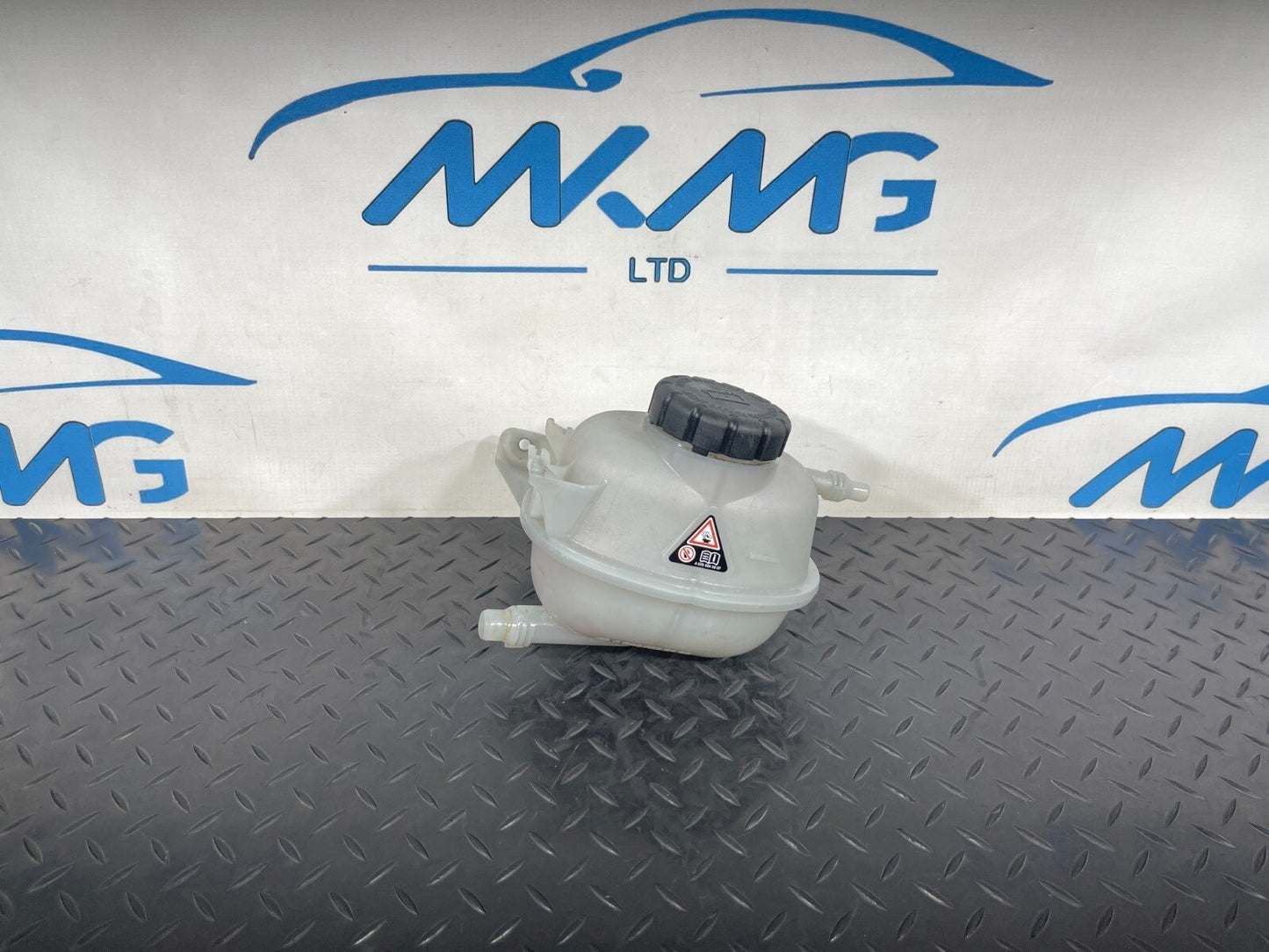 19-ON MERCEDES A CLASS EQ W177 V177 A250e COOLANT EXPANSION TANK A2475000149