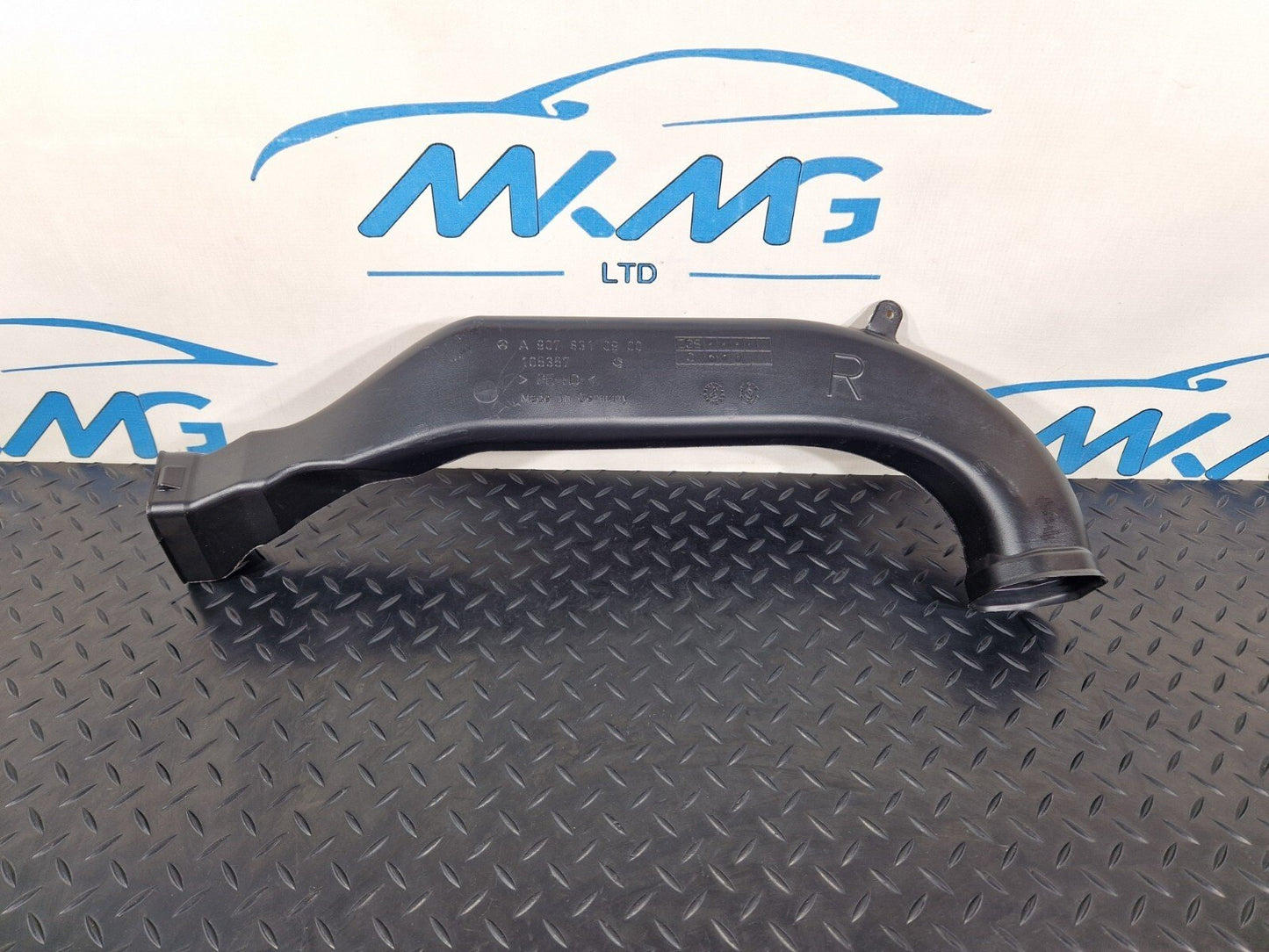18-ON MERCEDES BENZ SPRINTER W907 CABIN AIR DUCT CHANNEL A9078310900
