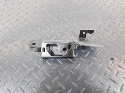 14-21 MERCEDES BENZ C220d W205 REAR RIGHT N/S LUGGAGE ROLLER BRACKET A2058605400