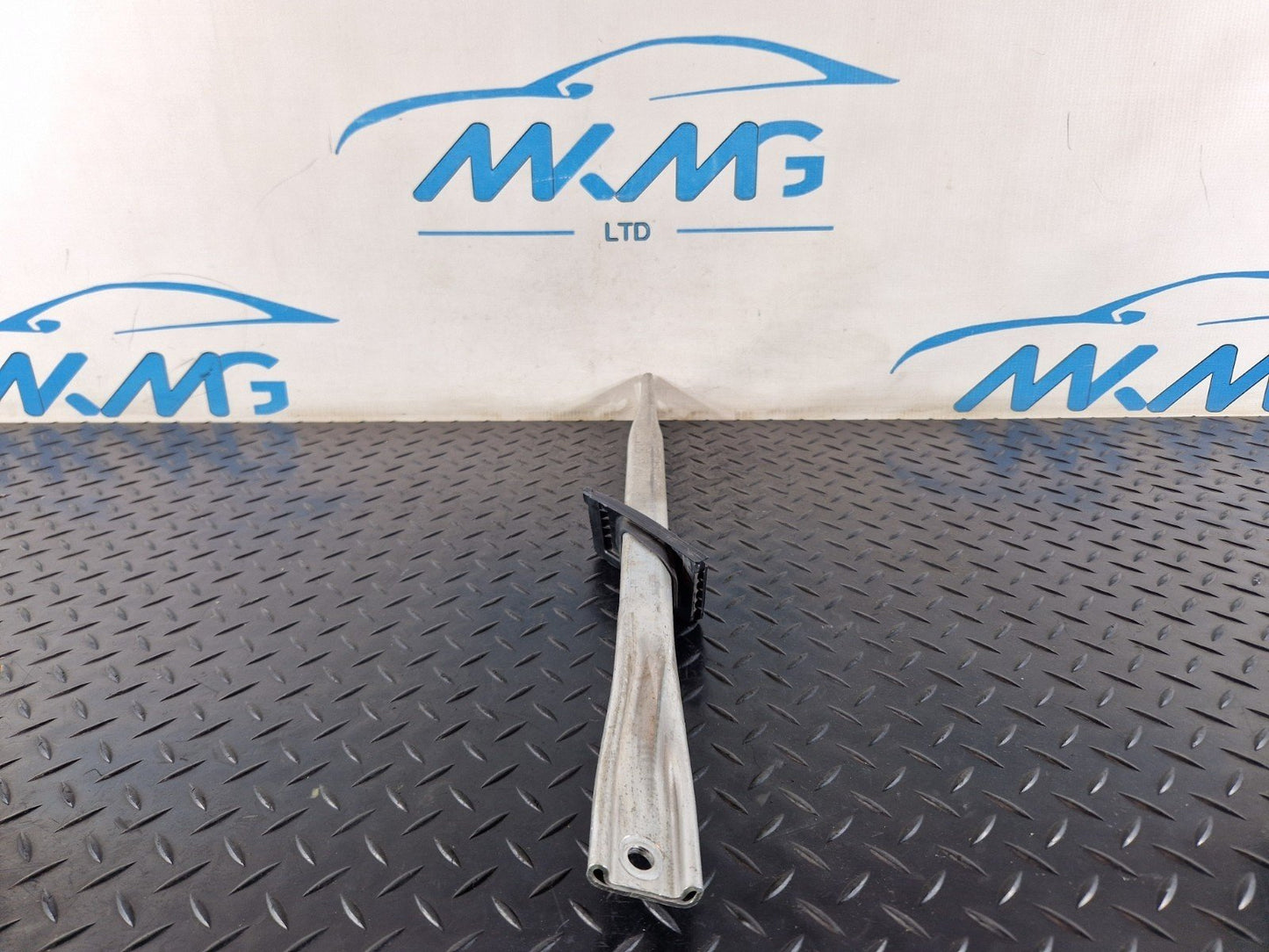 AUDI A4 B9 A5 F5 GENUINE LEFT N/S BUMPER BAR BRACKET 8W0819143B