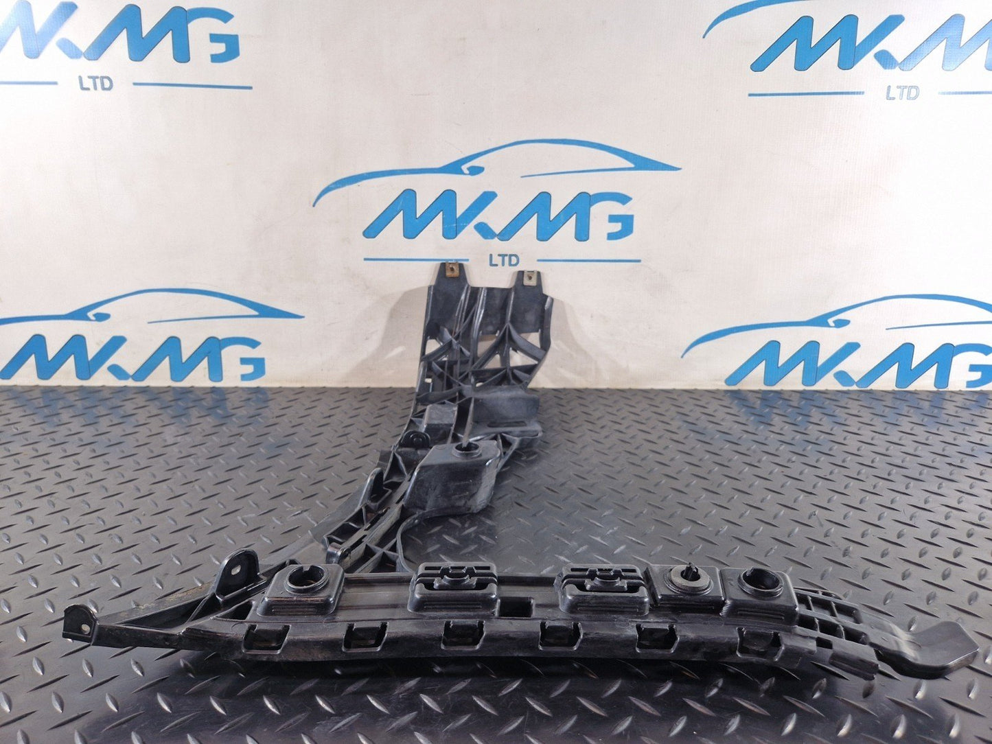 16-22 MERCEDES BENZ X253  REAR LEFT BUMPER BRACKET A2538850121