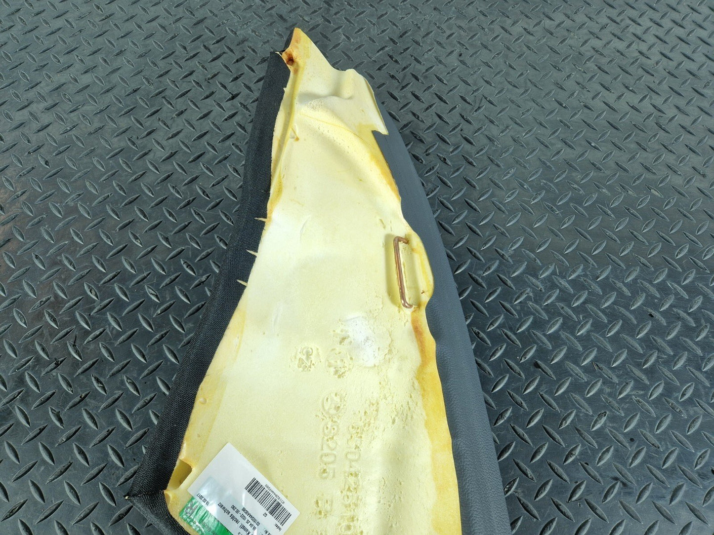 14-21 MERCEDES BENZ C200d W205 REAR SEAT BOLSTER PANEL RIGHT SIDE O/S 504251022