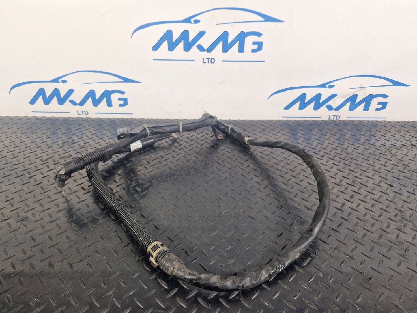 14-21 MERCEDES BENZ C300h W205 ALERNATOR WIRING LOOM OEM A2055408004