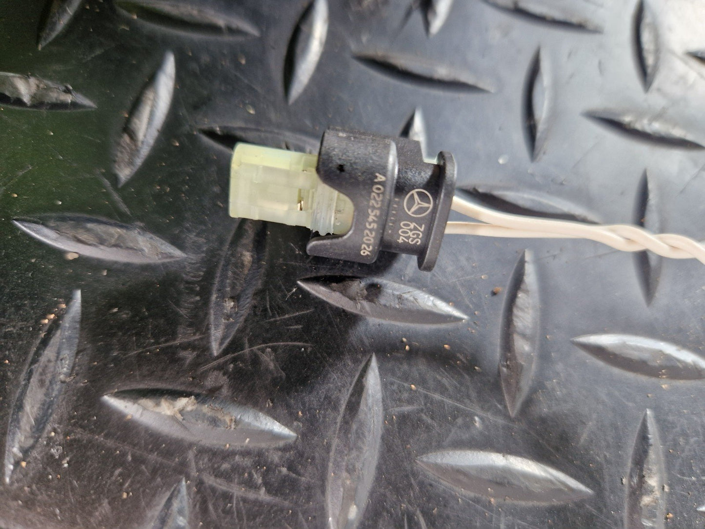 19-ON MERCEDES BENZ B CLASS W247 REAR TAILGATE BOOT SENSOR A2139052403