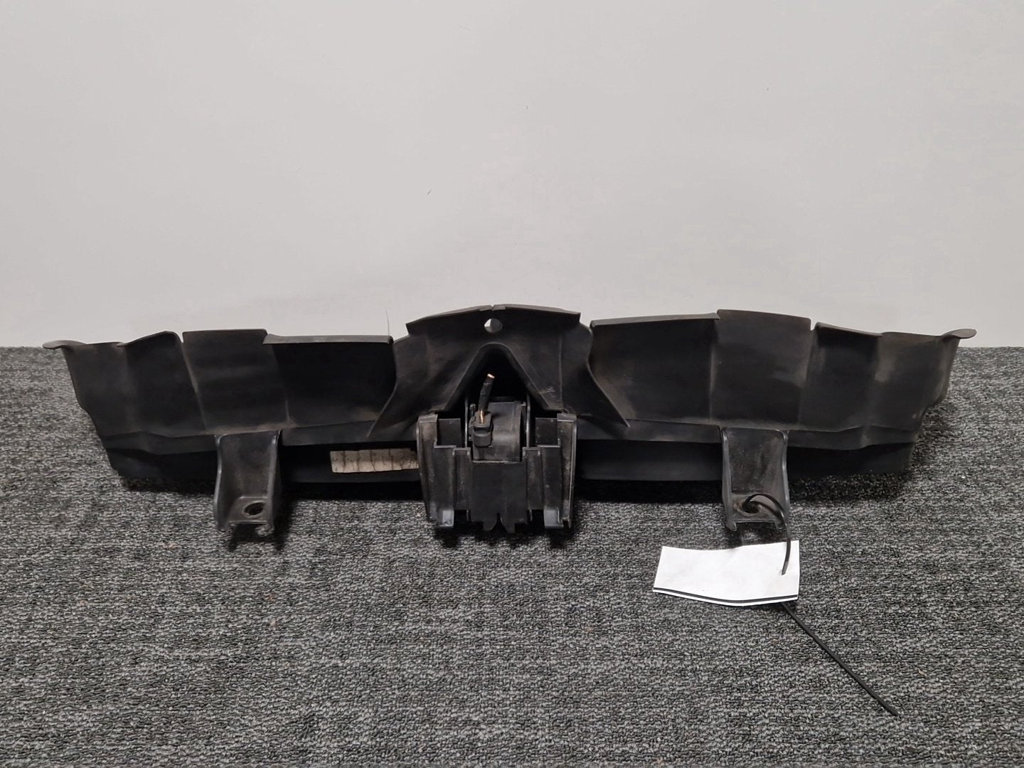 BMW 318i E90 Saloon Genuine Air Intake Shutter Bumper Grille Panel Assembly