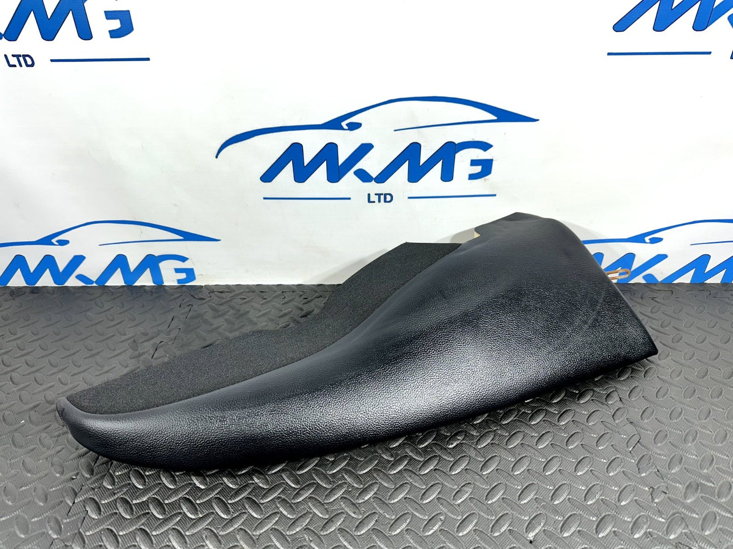14-21 MERCEDES BENZ W205 GENUINE REAR DRIVER SIDE  BLACK LEATHER SEAT BOLSTER