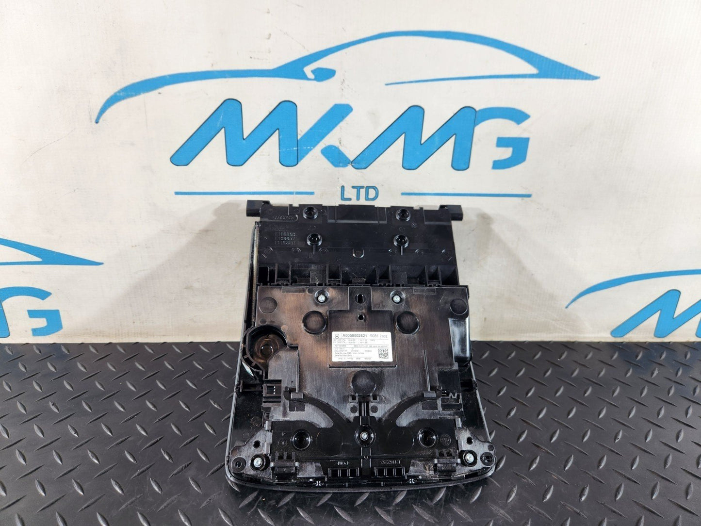 19-ON MERCEDES BENZ B CLASS W247 GENUINE INTERIOR READING LIGHT A0009002521