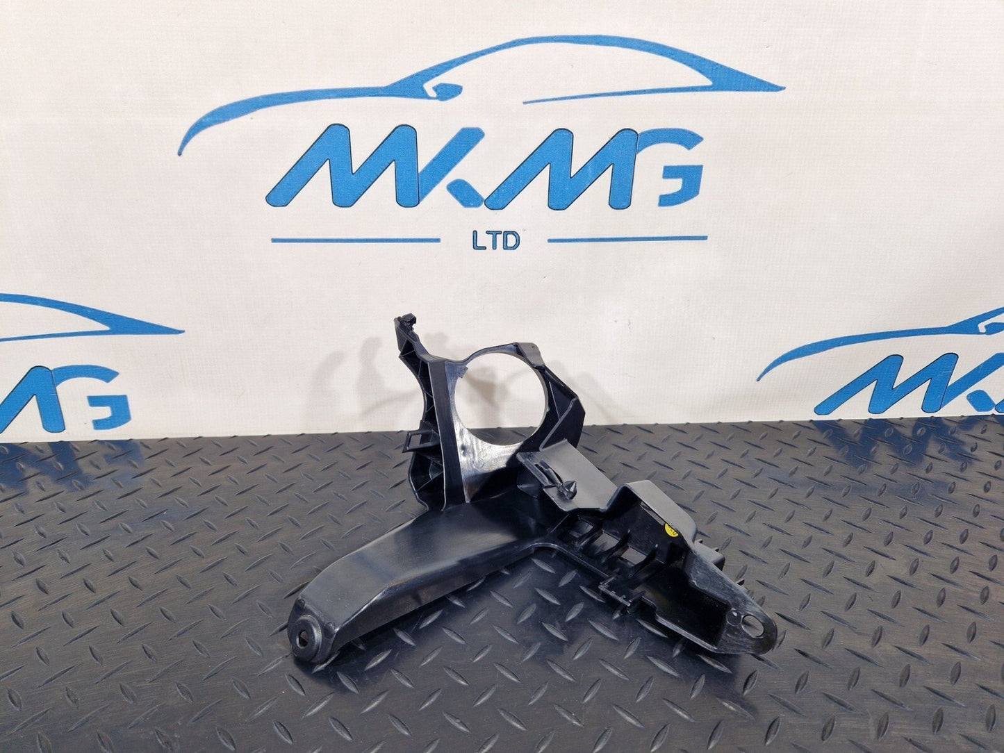 16-23 AUDI A5 F5 SPORTBACK S-LINE LEFT D-PILLAR TRIM BRACKET 8W8867729A