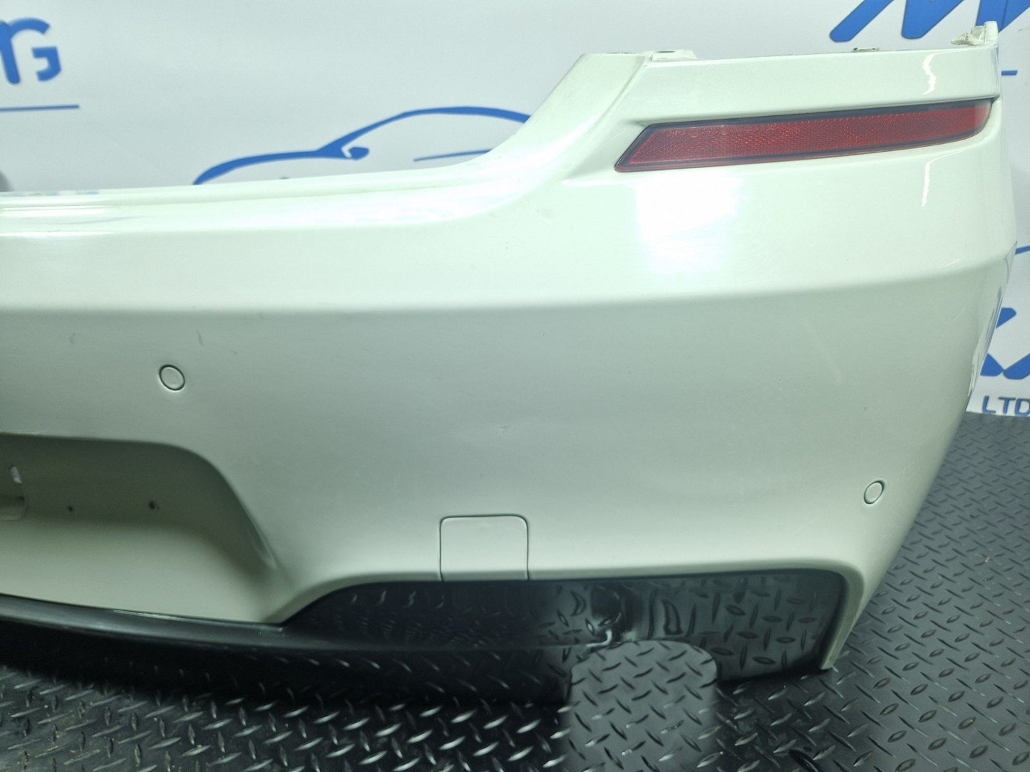 BMW 6 SERIES F06 F12 F13 PRE-LCI COMPLETE M SPORT REAR BUMPER ALPINE WHITE 300