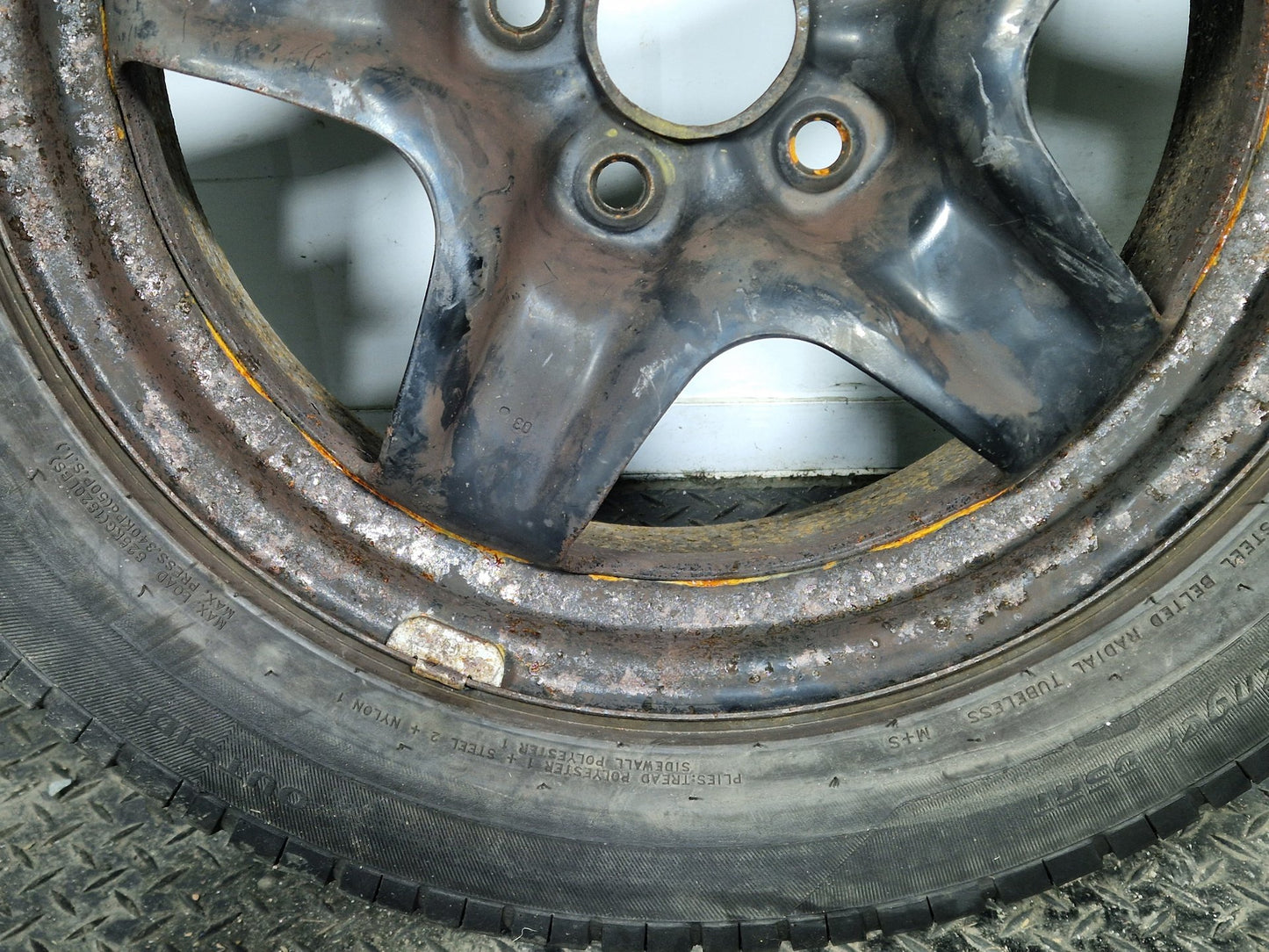 Ford C-Max MK1 17" Alloy Wheel with Tyre 5mm 225/55/17
