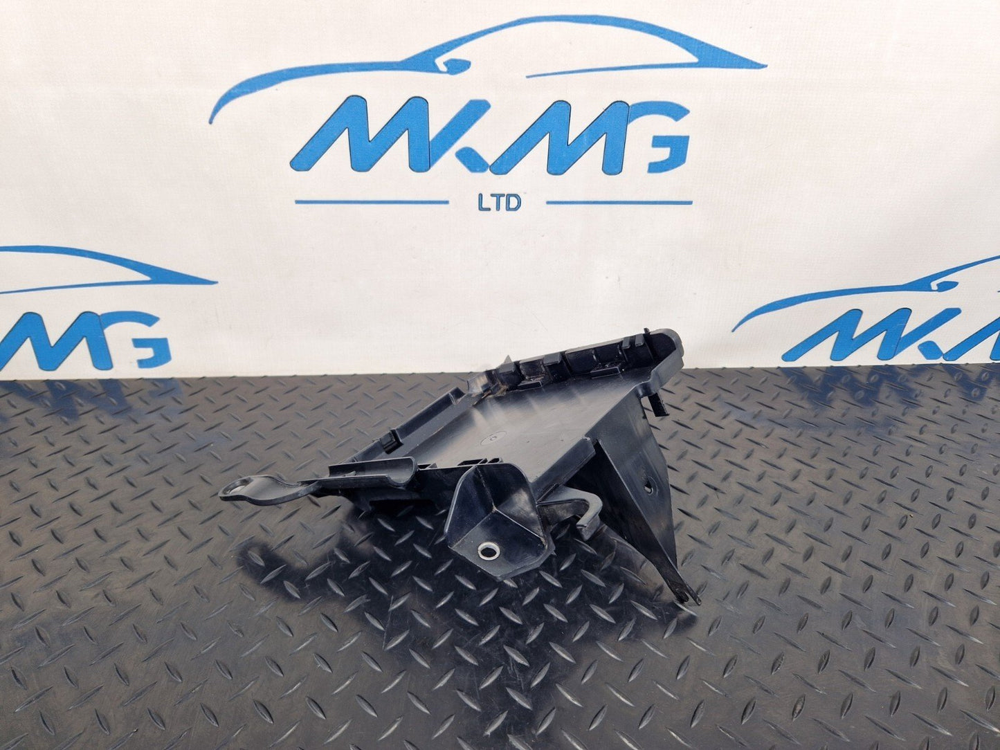 16-23 AUDI A5 F5 SPORTBACK S-LINE GENUINE ENGINE ECU HOLDER BRACKET 8W0907647A