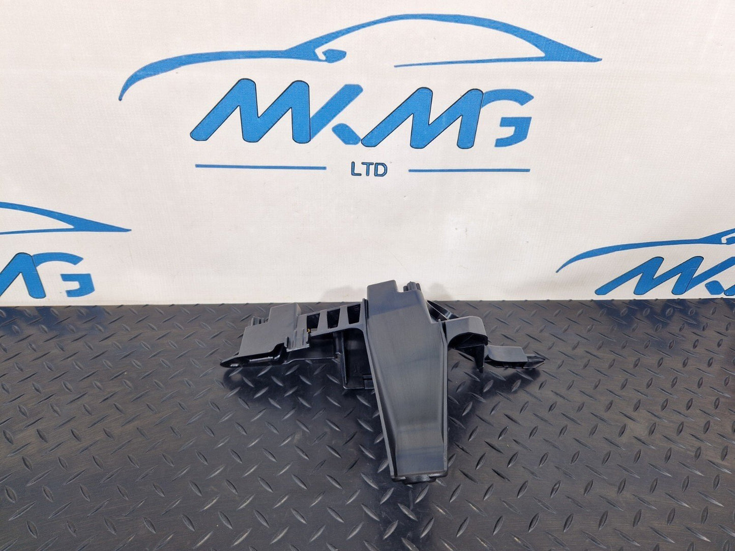 16-23 AUDI A5 F5 SPORTBACK S-LINE LEFT D-PILLAR TRIM BRACKET 8W8867729A