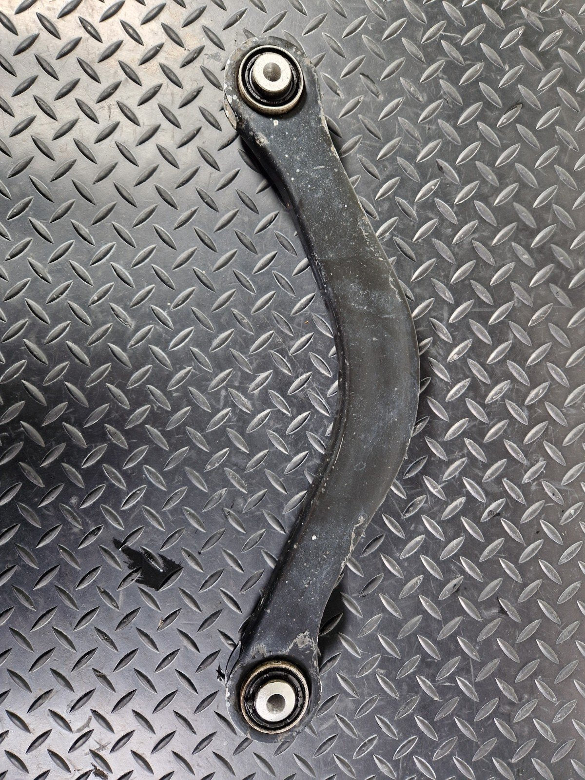 16-19 AUDI A4 B9 GENUINE OEM REAR RIGHT O/S WISHBONE CONTROL ARM 8W0505398F