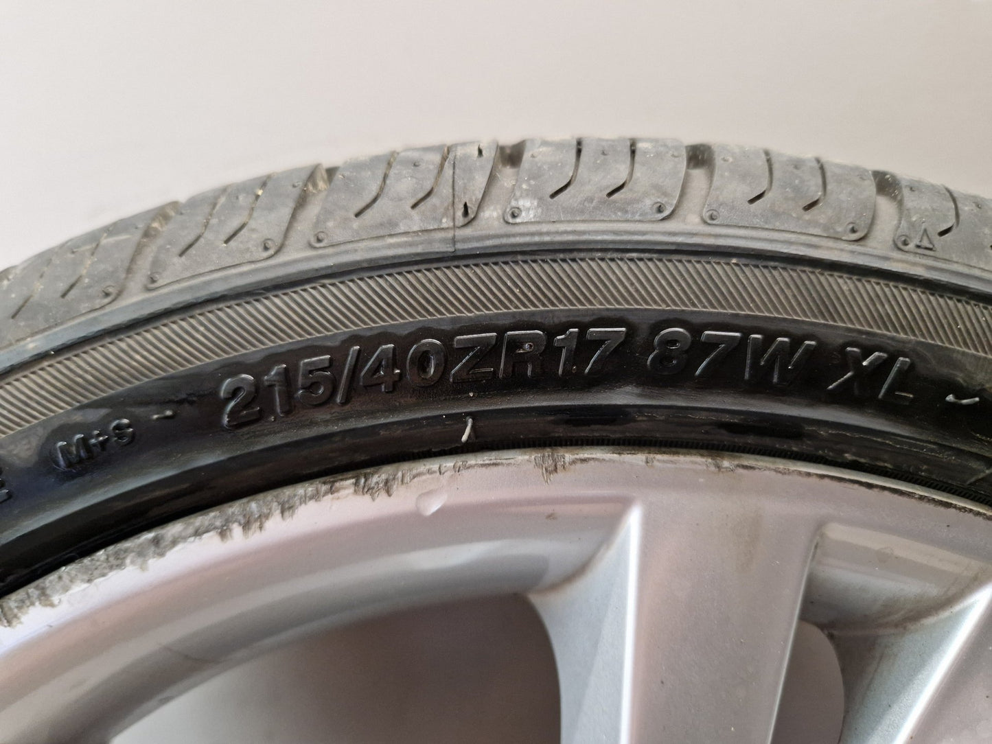 Seat Ibiza MK4 FL 6J 17" Alloy Wheel with Tyre 215/40/17 ~5mm