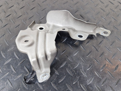 20-24 BMW 1 SERIES F40 GENUINE FRONT RIGHT FENDER MOUNT BRACKET 7450388