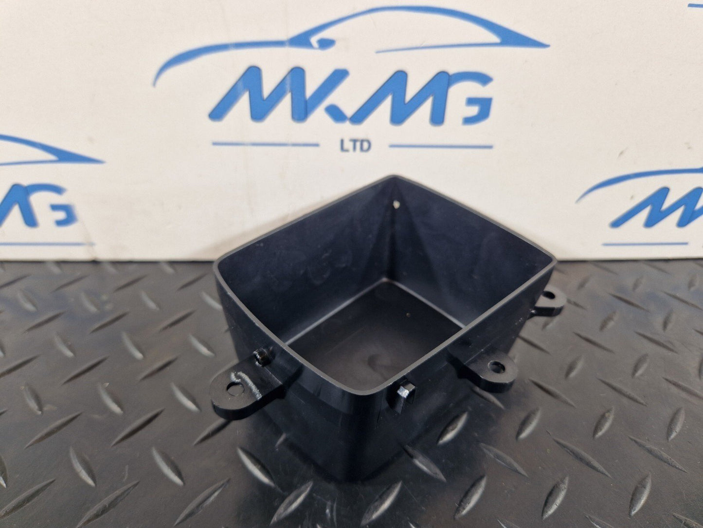 MERCEDES ML W166 CENTER CONSOLE STORAGE COMPARTMENT INSERT TRAY A1666801817