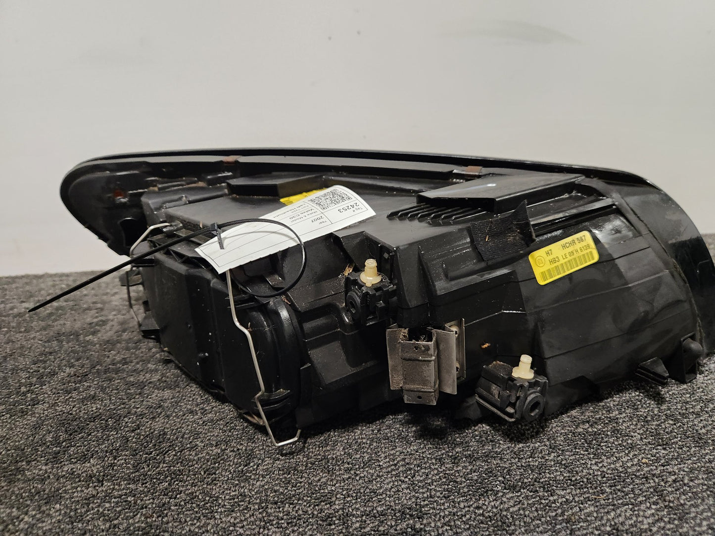 Volvo C30 MK1 (MK) Coupe Genuine Front Left N/S Passenger Headlight 30657174